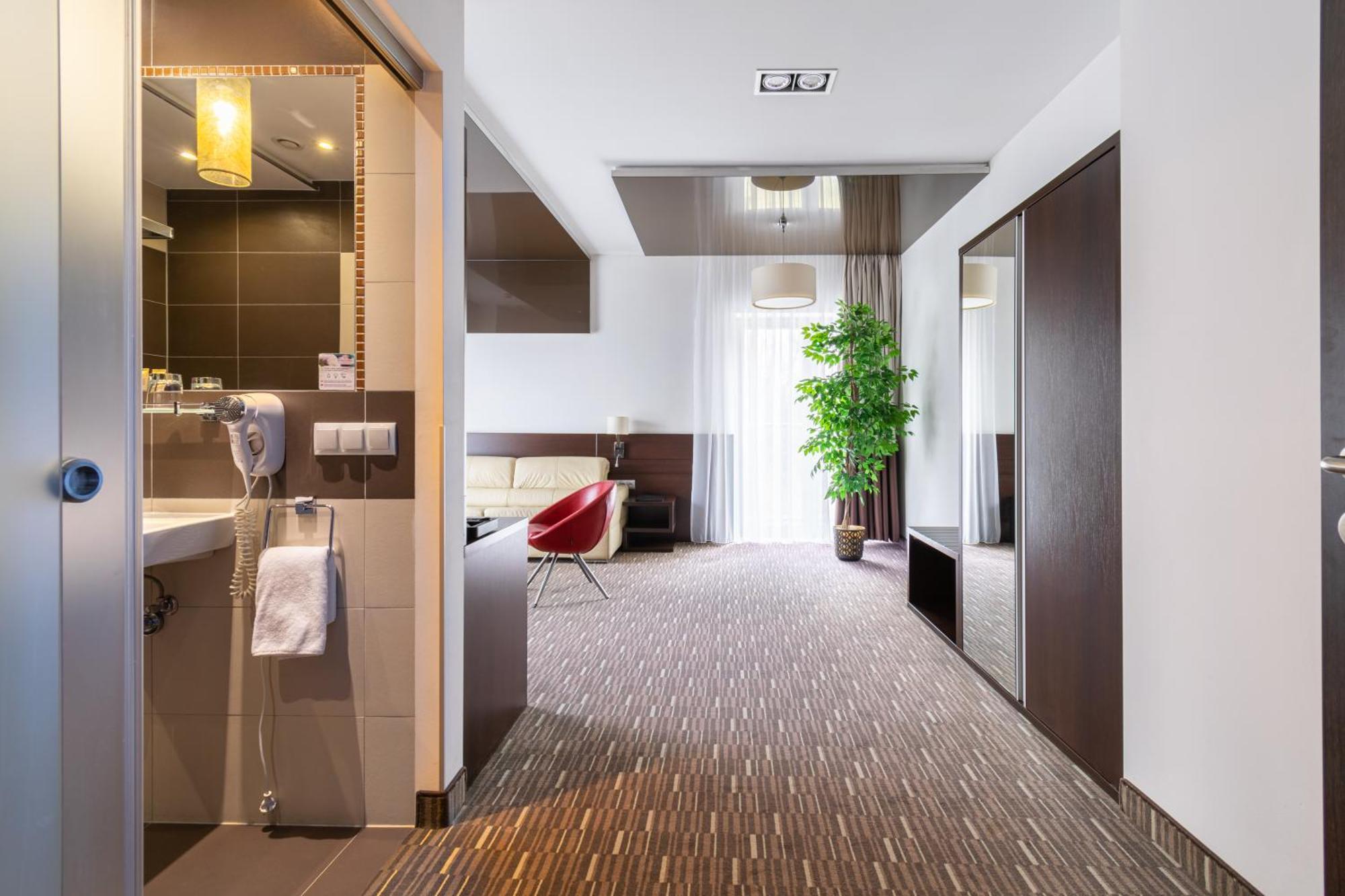 Hotel Diament Zabrze - Gliwice Εξωτερικό φωτογραφία